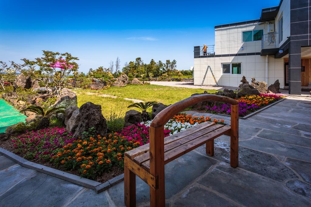 Gloryhill Pension Seogwipo Exterior photo